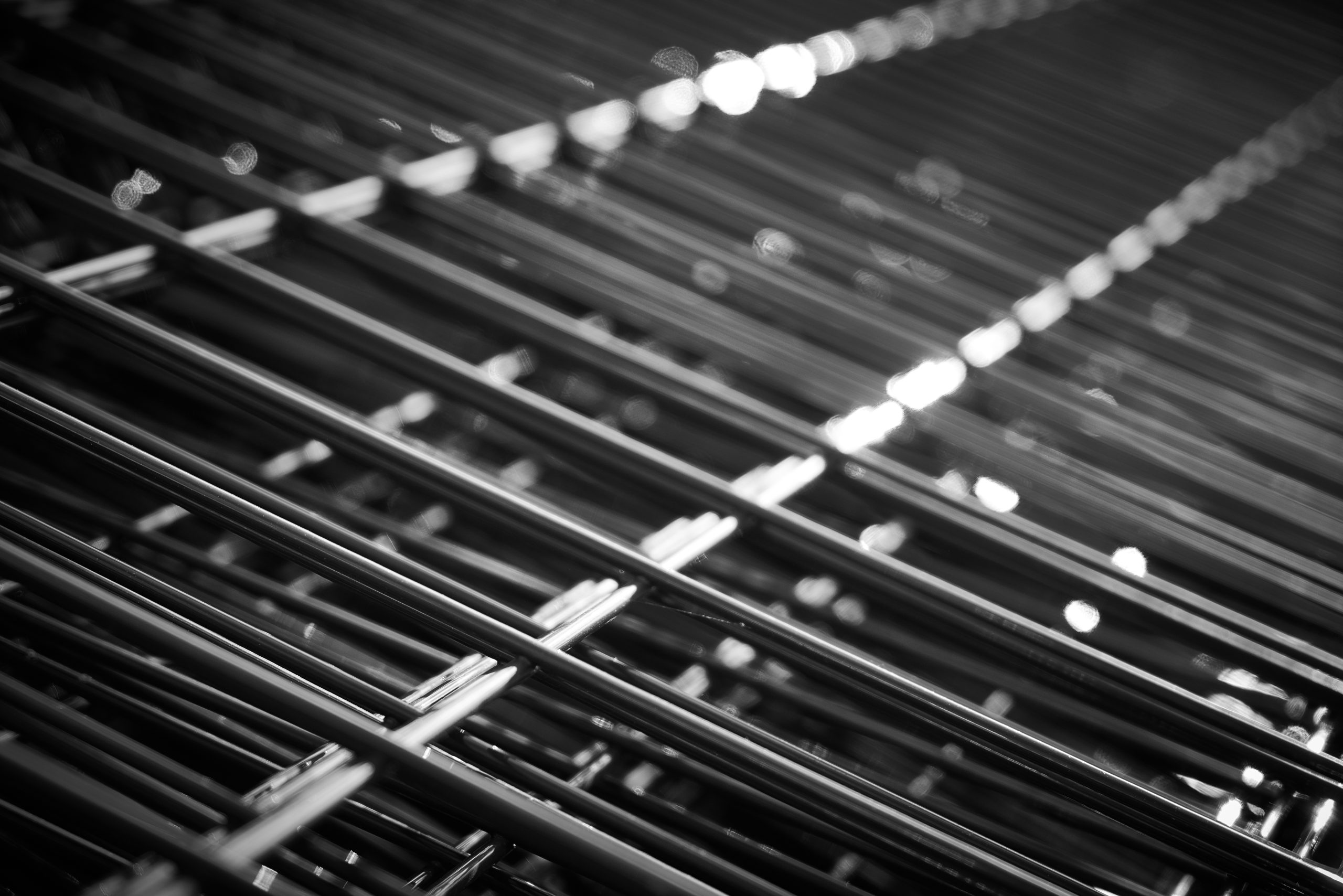 Մետաղն ընդդեմ այլ նյութերի. Որո՞նք են մետաղի առավելությունները